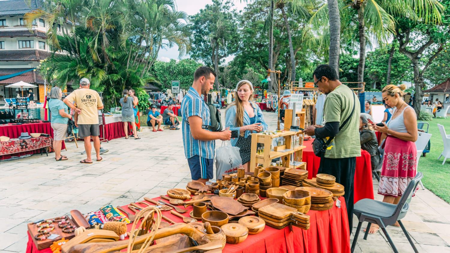 Bazar di Discovery Kartika Plaza Hotel Bali pada tanggal 25-26 Juni 2022