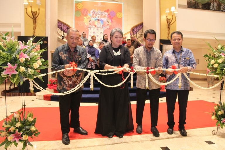 Hotel Borobudur Jakarta Gelar “Discover Art & Batik Selama 1 bulan