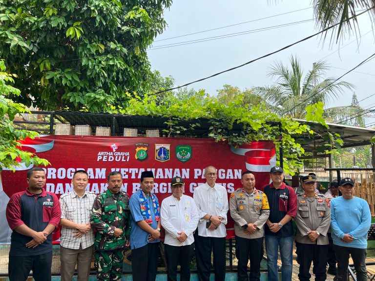 Artha Graha Peduli Berikan Bibit Ikan ke SDN 01 Ancol, Dukung Ketahanan Pangan dan Makanan Bergizi Gratis