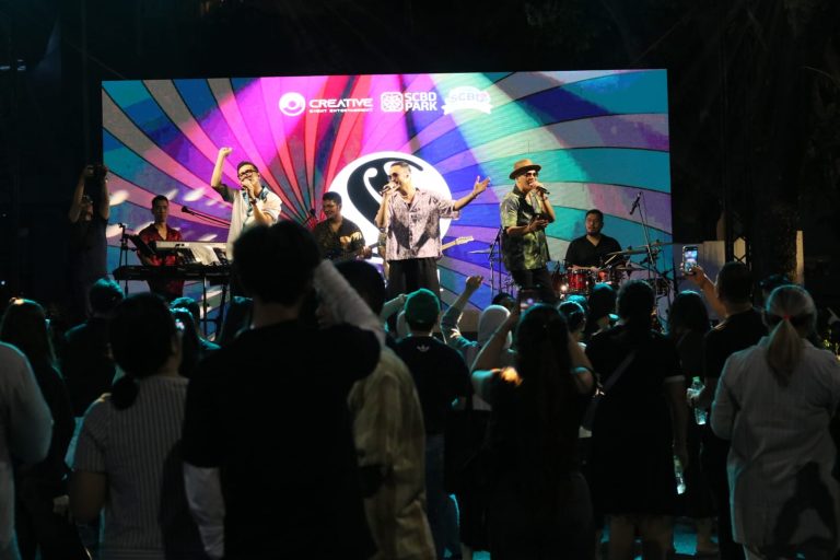 Kemeriahan Malam Tahun Baru 2025 di SCBD Weekland Ala Retro Beats Party