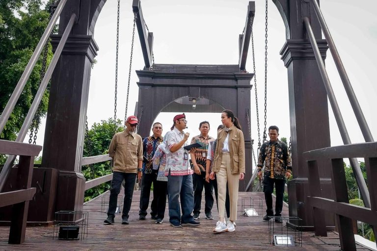 Kemenpar Bersama Pemprov DKI dan Artha Graha Peduli Gelar ‘Gerakan Wisata Bersih’ di Kota Tua Jakarta